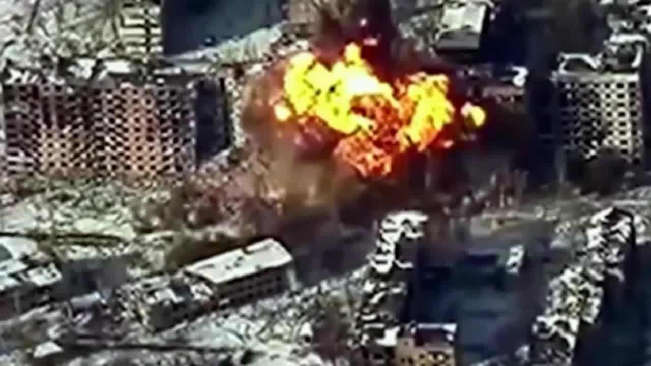 Russian Maps Exploding Explosion: Footage shows a Russian FAB-3000M54 aerial bomb…